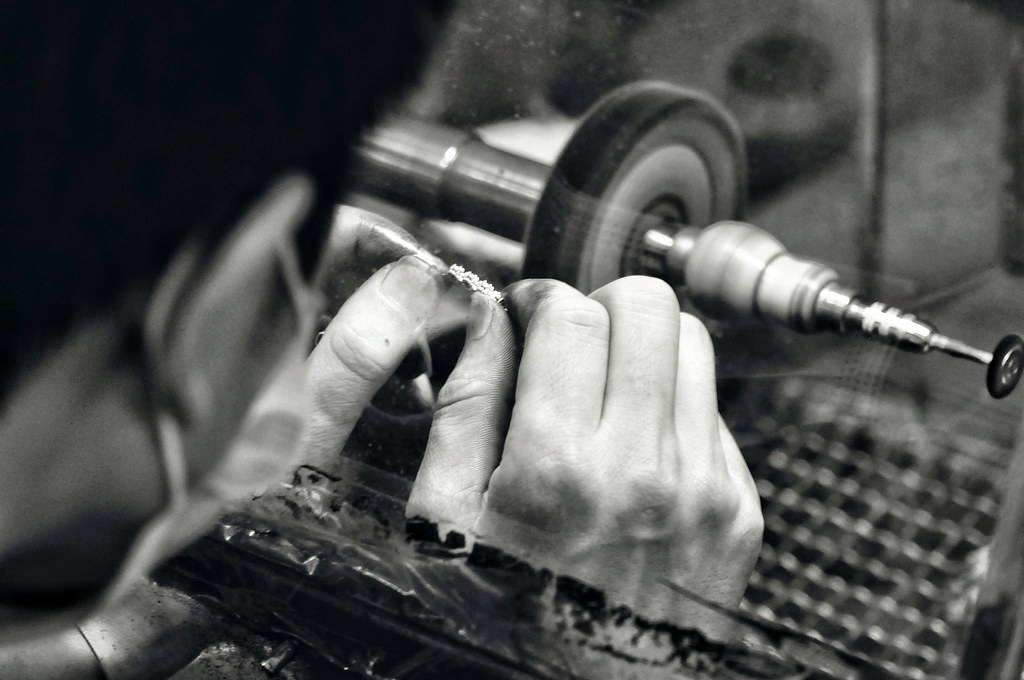 Master jeweller working in the Auriva atelier in Hatton Garden